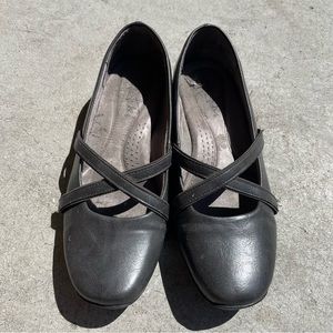 Life Stride Women's gray flats Size 6.5